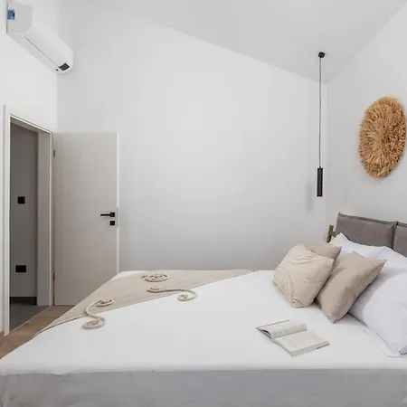 Mantis By Briskva Βίλα