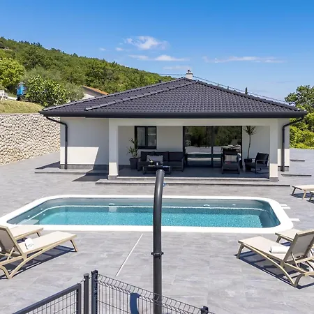 Mantis By Briskva * Martina