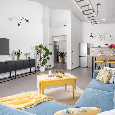 Mantis By Briskva Βίλα *