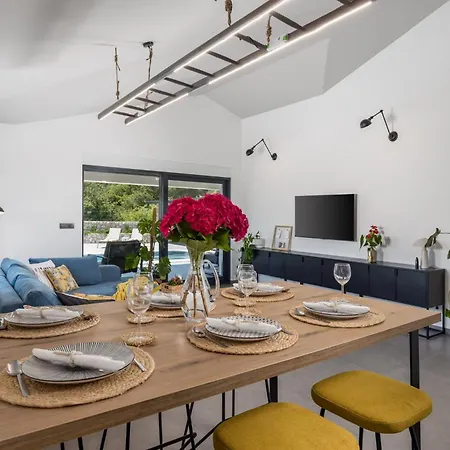 Mantis By Briskva Βίλα Martina