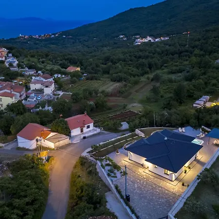 Βίλα Mantis By Briskva Martina