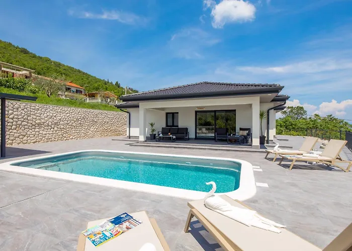 Mantis By Briskva Βίλα