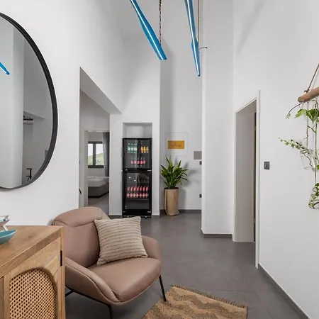 Villa Mantis By Briskva