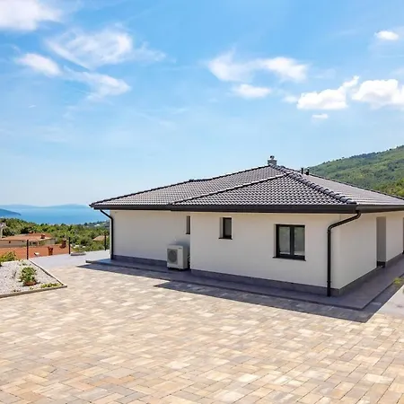 Mantis By Briskva Villa Martina