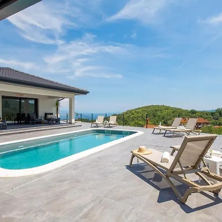 Mantis By Briskva Martina