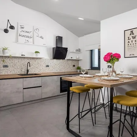 Mantis By Briskva * Martina