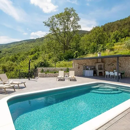 Mantis By Briskva * Martina