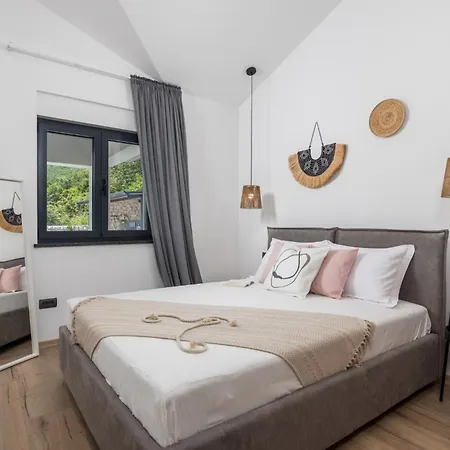 Villa Mantis By Briskva Martina