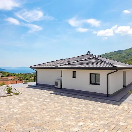 Mantis By Briskva Villa