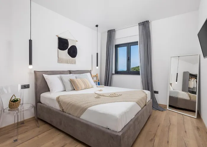 Mantis By Briskva Martina