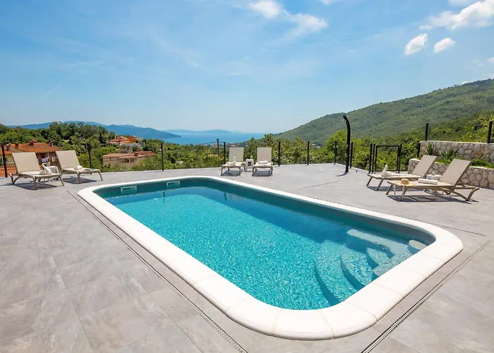 Mantis By Briskva * Martina